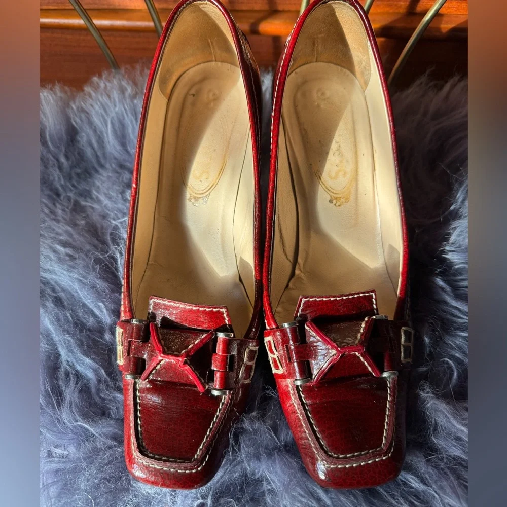 Tod's Burgundy Leather Women's Loafers - Picture 1 of 8